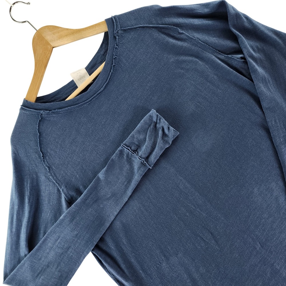 We The Free Top Women XS Blue Relaxed Long Sleeve Slub Knit Raw Edge Thumbhole